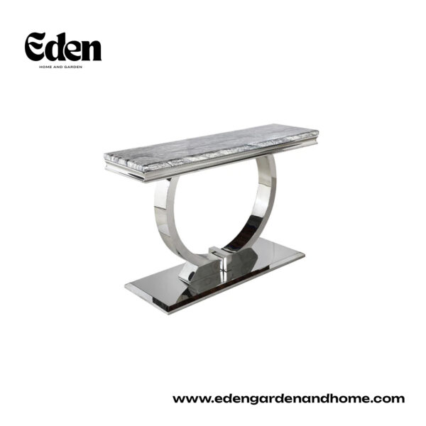 Arriana Console