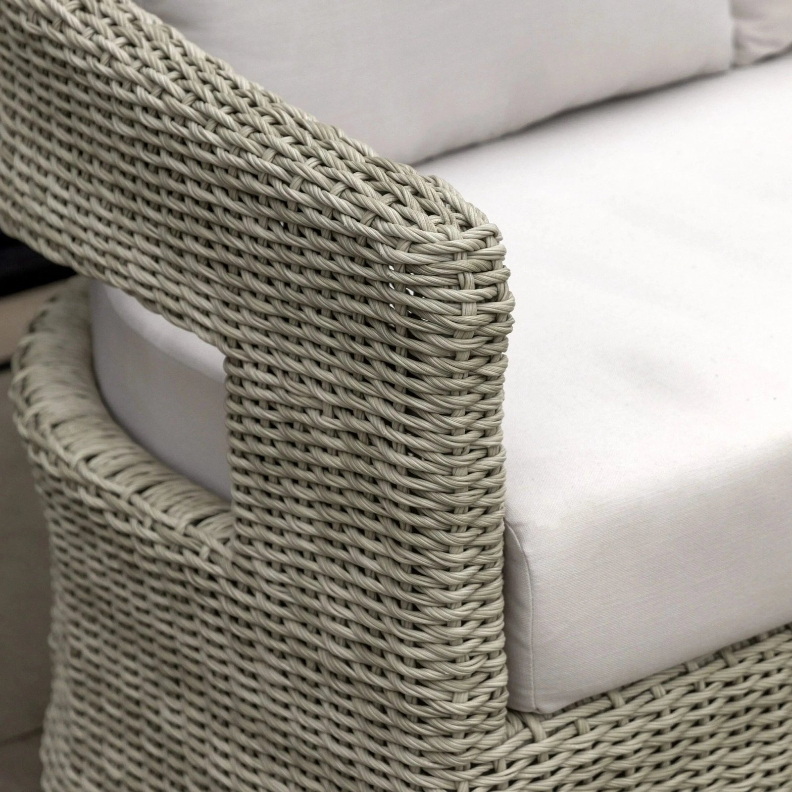 Seychelles Outdoor Cream & Natural Rattan Curved Swivel Chair