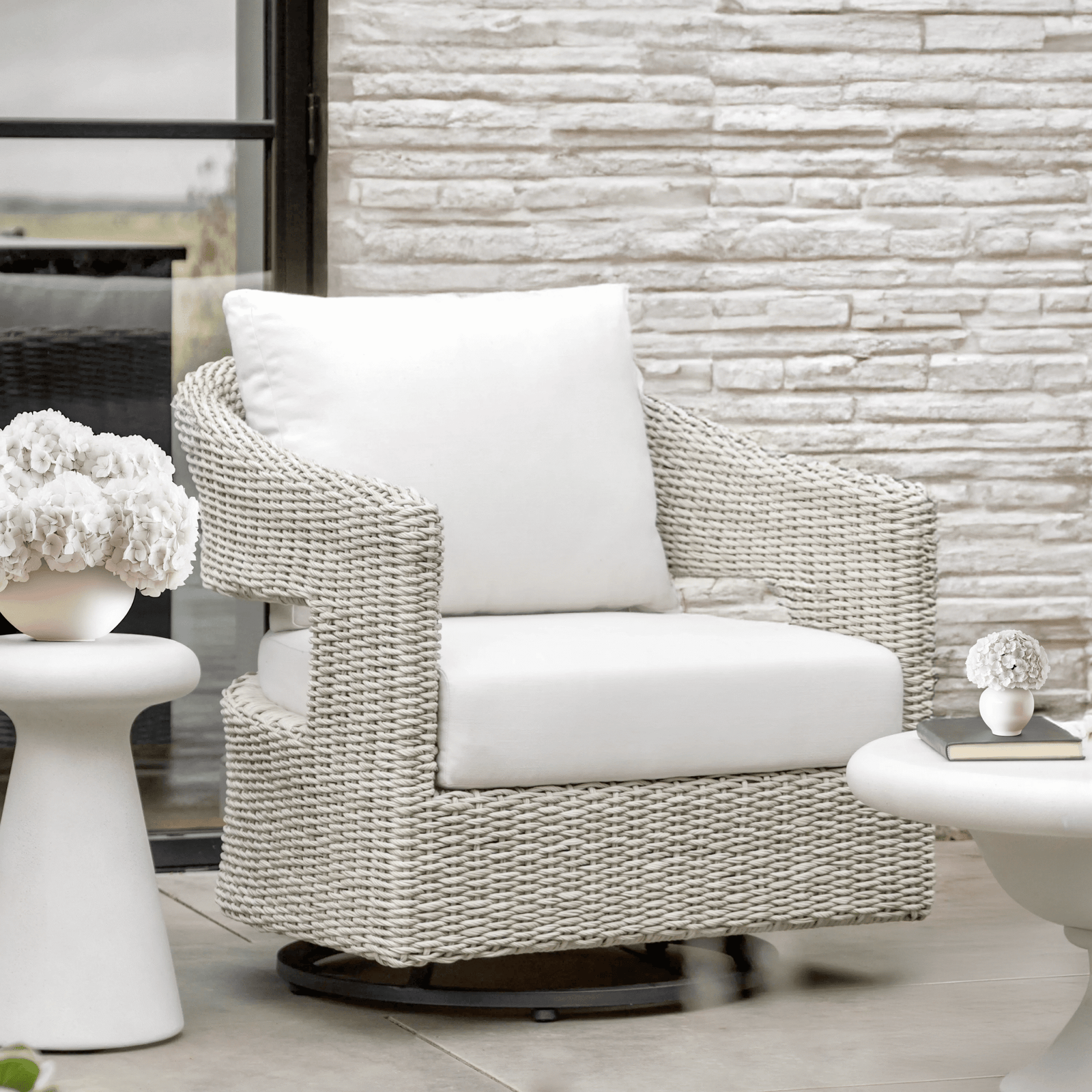 Seychelles Outdoor Cream & Natural Rattan Curved Swivel Chair