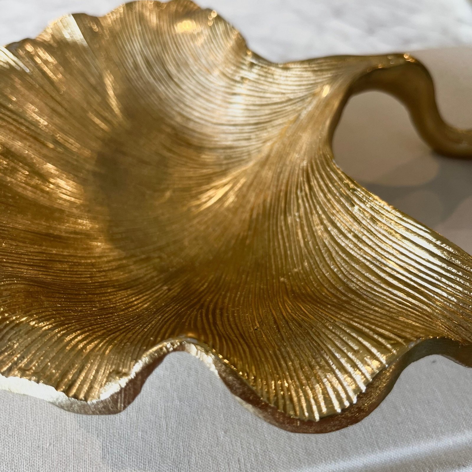 Torte Gold Decorative Gingko Leaf Dish